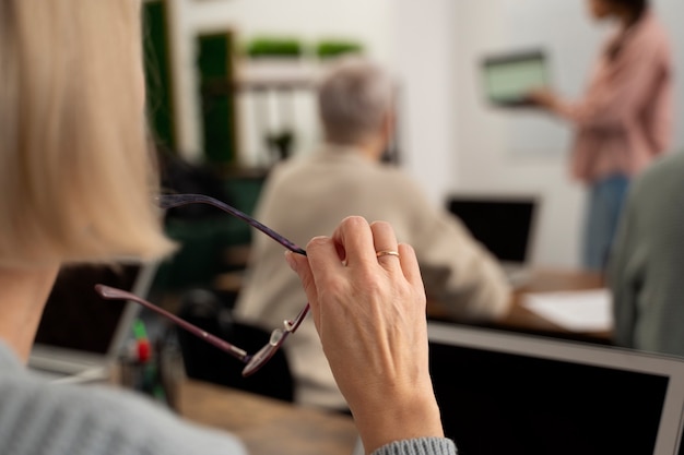 在昆明地区配置2000-2500的电脑能玩魔兽世界就好